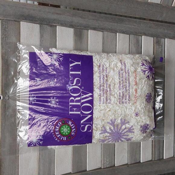 Frosty Snow Decorative Artificial Snow  | Original Buffalo Snow | 3.5 Quarts - Picture 1 of 6